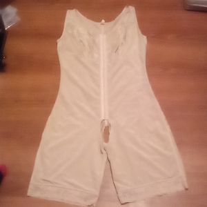 NWOT!! Plus size full body shapewear with opening at croch